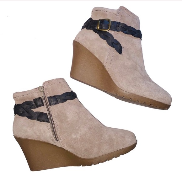 White Mountain Shoes - NEW White Mountain suede wedge ankle boots - 9.5
